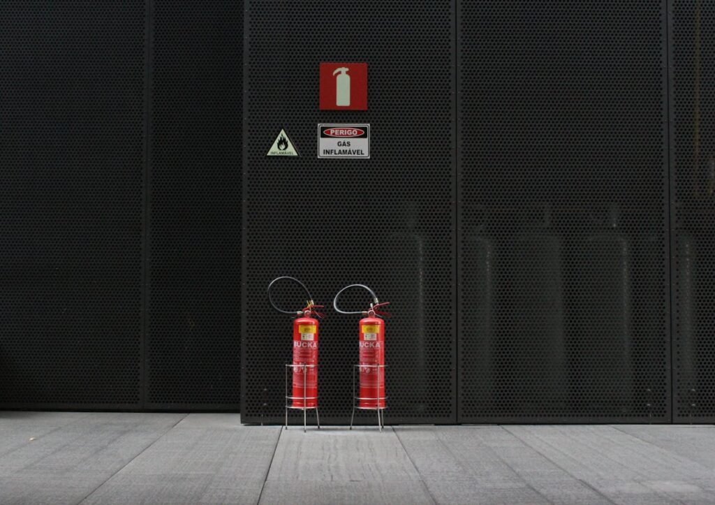 Extintor de incêndio: onde comprar e como escolher o modelo certo para sua segurança 5 Extintor com Selo do INMETRO